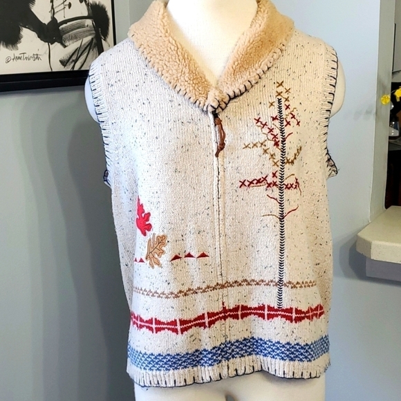 TEDDI, vest with removable faux fur‎ collar. Enbroidery zipper closure PM - Picture 1 of 11